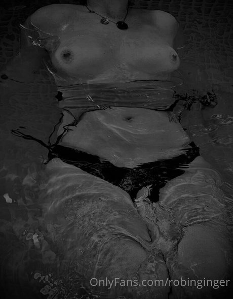 robinginger pornstar hot pic