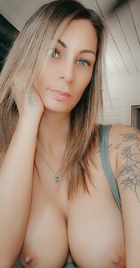 lydialuxy free pornstar hd pic