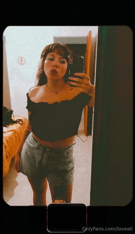 Loveali exclusive star pic