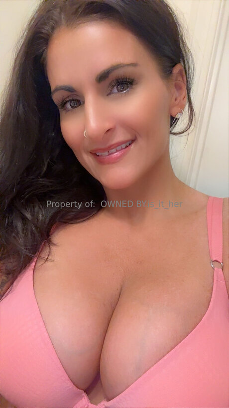 Is It Her pretty star pictures