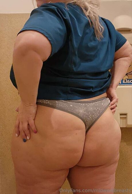 Midwestbreasts model erotic archive