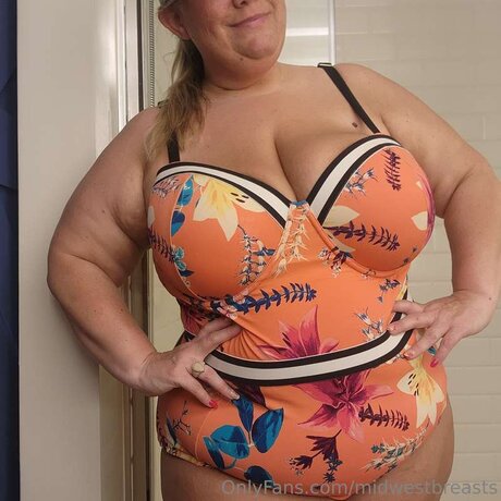 Midwestbreasts model hot gallery