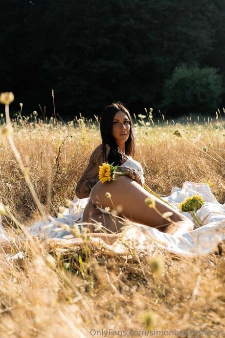 Simonbauershoots free actress pic