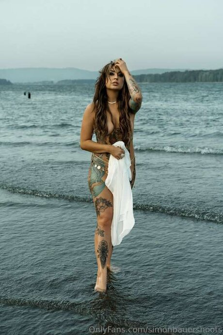 Simonbauershoots star nudes pic