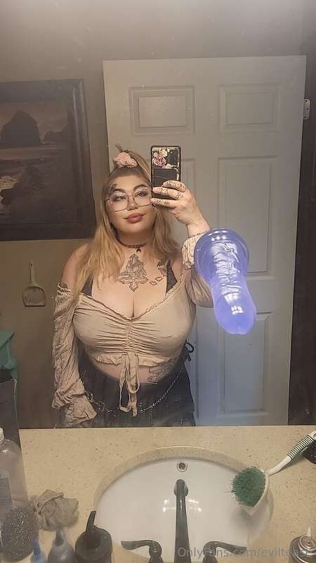 Eviltease beautiful actress image