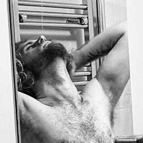 Baldir model naked pics