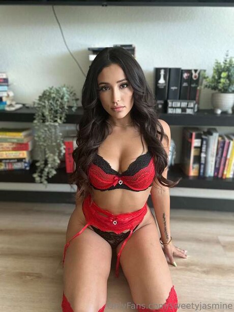 Sweetyjasmine pretty pornstar photo