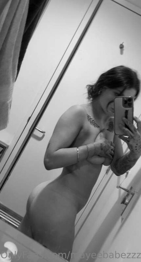 Mayeebabezzz pornstar hd picture