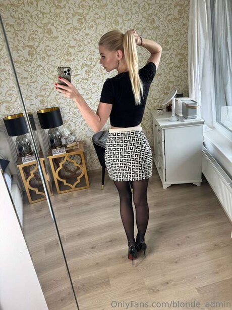 Blonde Admin nude pornstar pictures