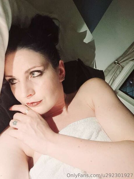 U292301927 pornstar perfect image