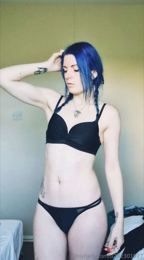 U292301927 model beautiful photo