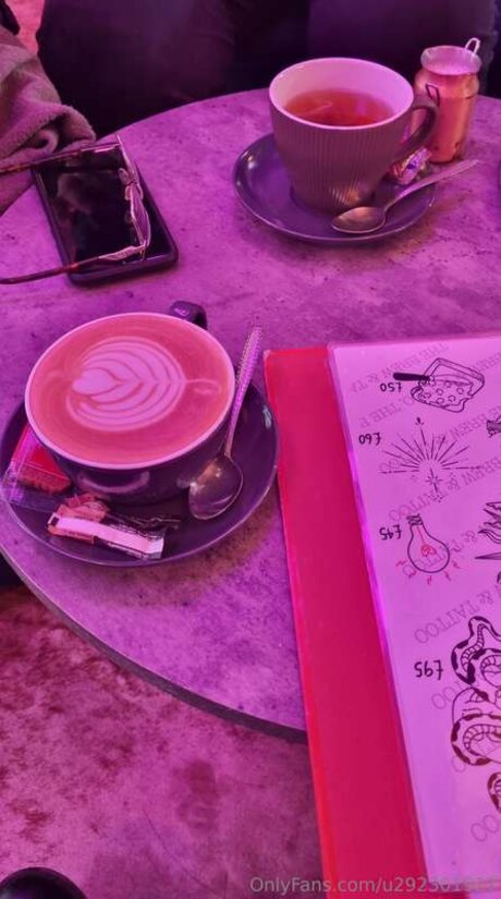 U292301927 star naked photos