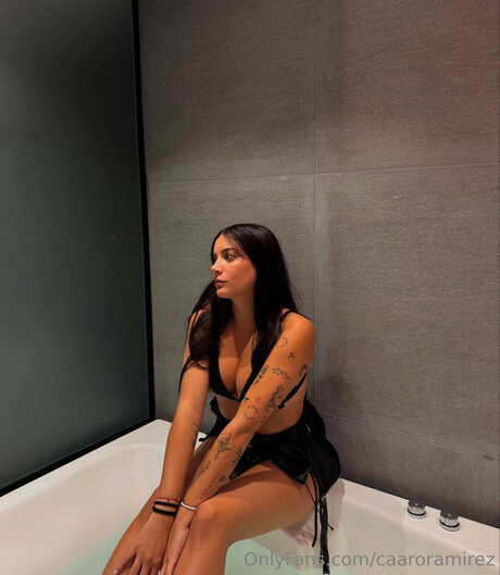 Itscarohub actress picture