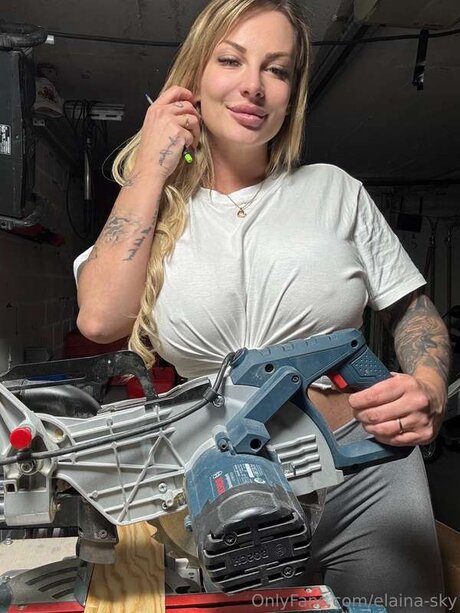 Elaina Sky exclusive model images