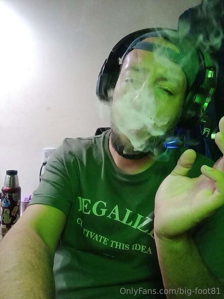 Big Foot81 pornstar free pictures