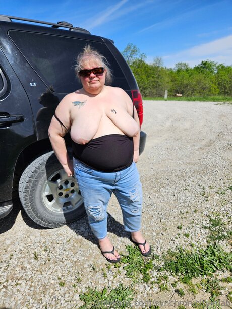 huge fake tits onlyfans sexy nude pictures