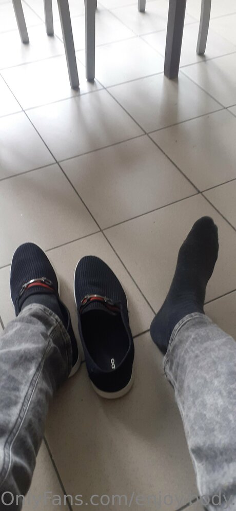 Enjoy Body And Foot star top pictures