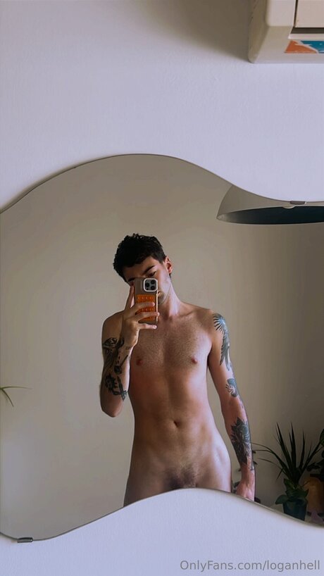 Loganhell nudes actress picture