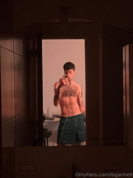 Loganhell high quality actress photo