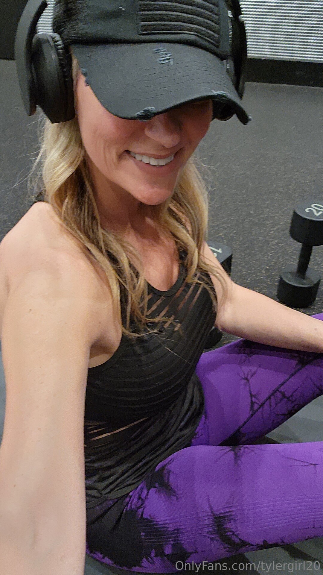 Tylergirl20 exclusive star photos