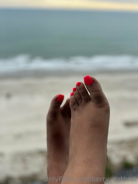 Berry Datbrat sex model gallery