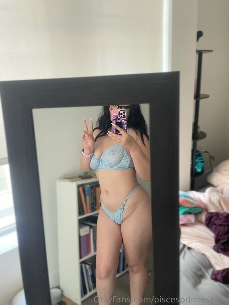 Piscesprincess Xo model nude images