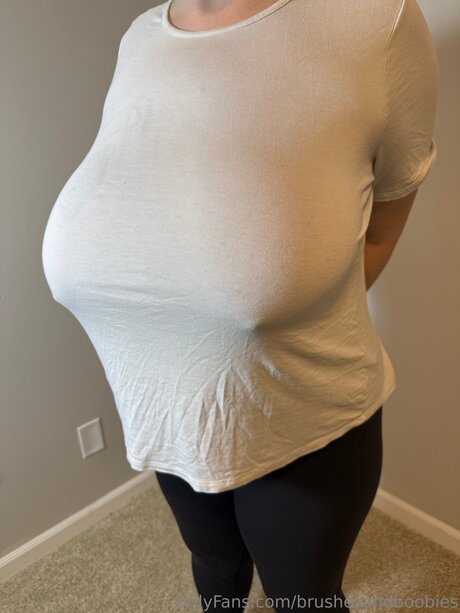 Brushesandboobies xxx pornstar galleries