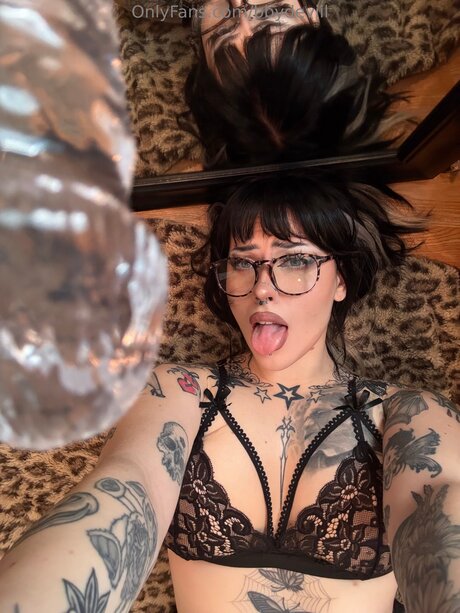 Bbydeviil pornographic model img