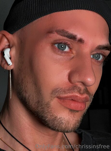 Chrissinsfree beautiful model image