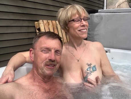 U297194549 pornstar top photo