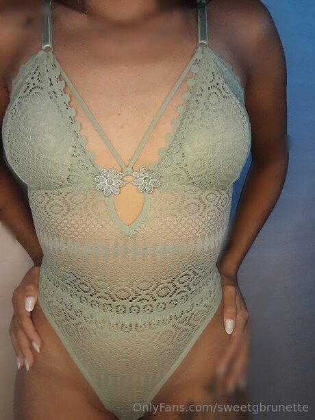 Sweetgbrunette exclusive model image