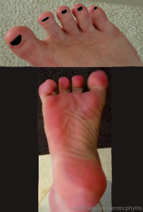 Eroticphyllis naked model pic