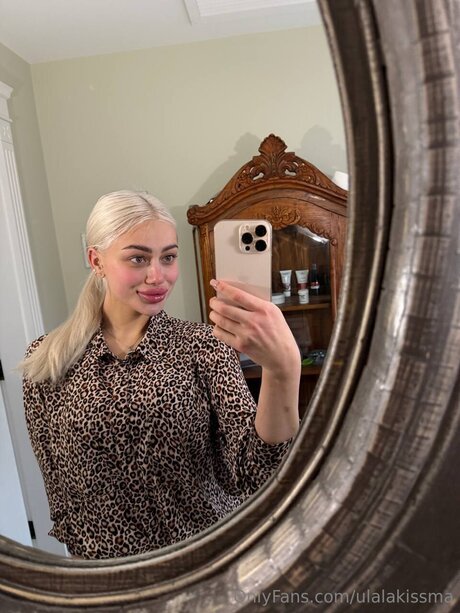 Ulalakissma model sexy photo