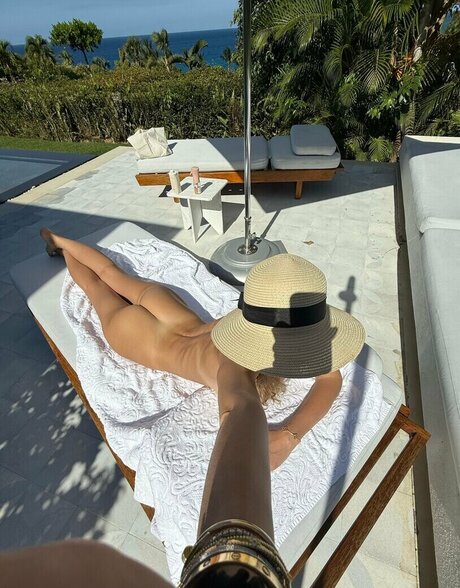 Olivia May NYC model erotic pics