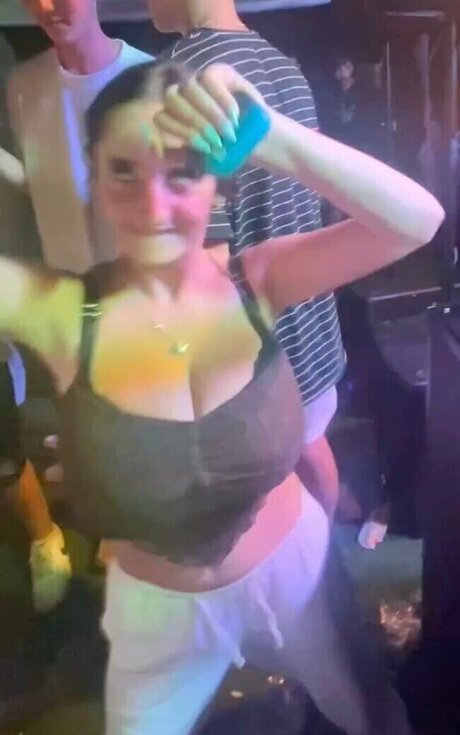 Pelegsaar porn model picture