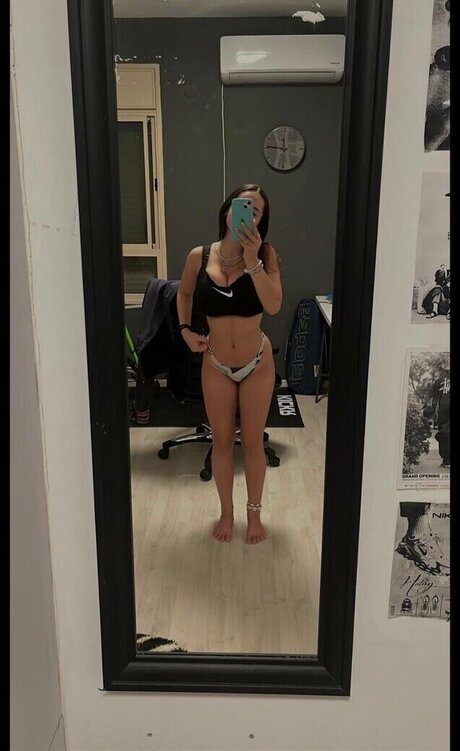 Pelegsaar sexy star img