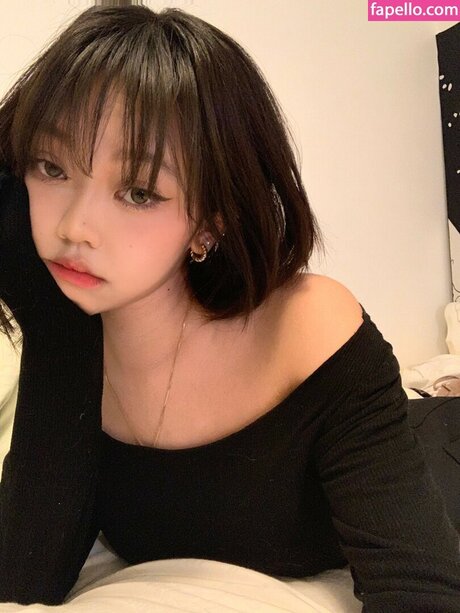 ursungirl erotic model pic