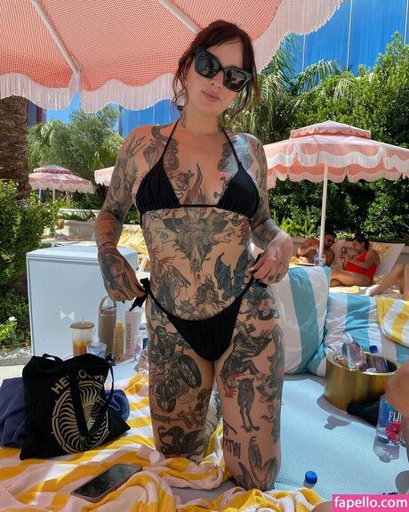 _erikapie hot model pics