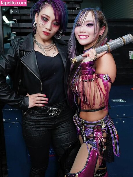 Asuka WWE nudes model pics