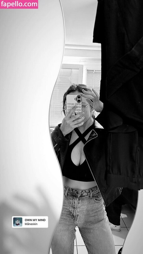 Oryvllmiee naked actress picture