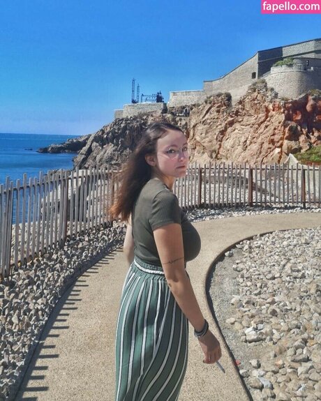 Oryvllmiee hot pornstar gallery