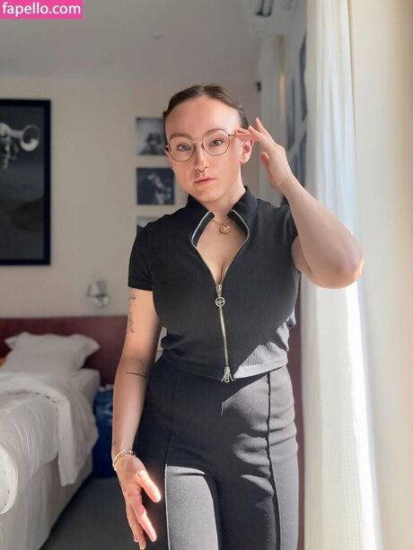 Oryvllmiee nude actress archive