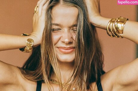 Chloe Campbell free model images