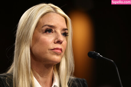 Pam Bondi exclusive star photos