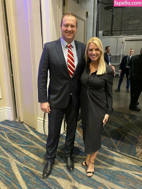 Pam Bondi model sexy pictures