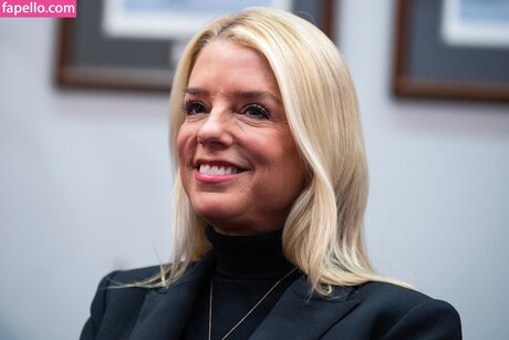 Pam Bondi perfect star galleries