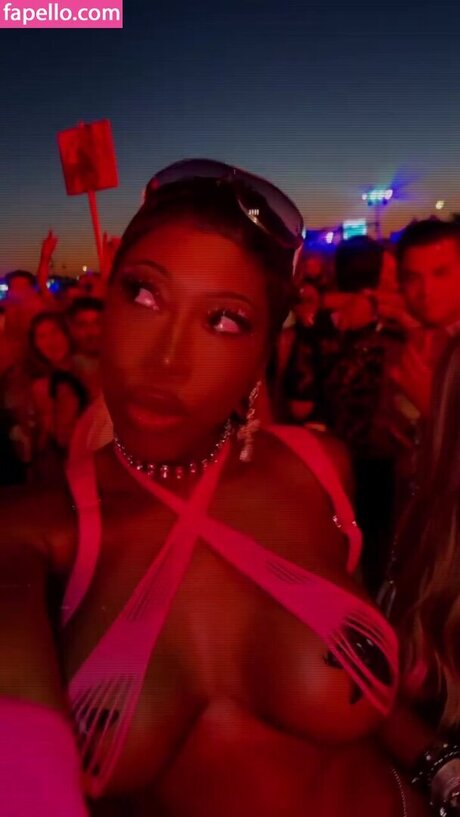 Jordanne Deveaux model free image