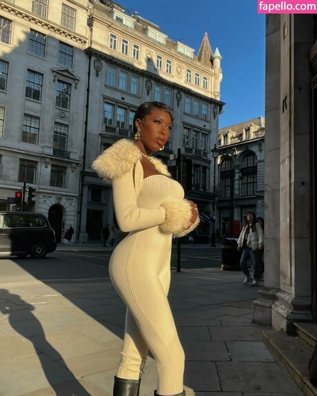 Jordanne Deveaux adult star photos