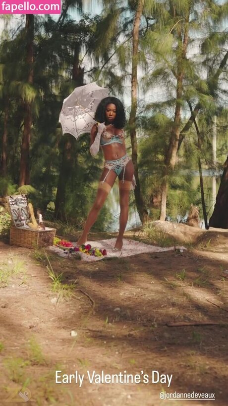 Jordanne Deveaux model hd picture