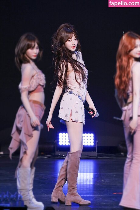 Hong Eunchae_ star high quality archive